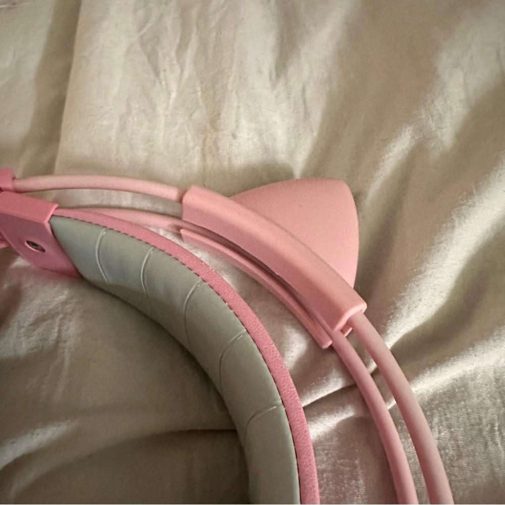 Pink and Gray Over-Ear Headphones with Cat Ears - Picture 5 of 9